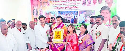 కాంగ్రెస్‌ పార్టీతోనే అభివృద్ధి సాధ్యం