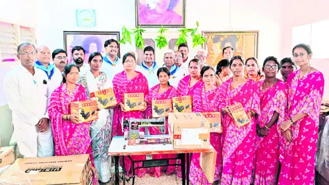 మహిళలకు, దివ్యాంగులకు సత్యసాయి సంస్థల వితరణ 