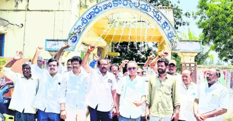 రెవెన్యూ రికార్డుల్లో అవకతవకలు 