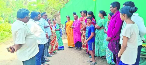 దళితుల ఇళ్లకు కరెంటు తొలగింపు అన్యాయం 