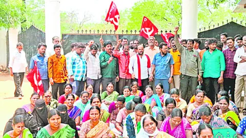 పెండింగ్‌ వేతనాలు చెల్లించాలి 