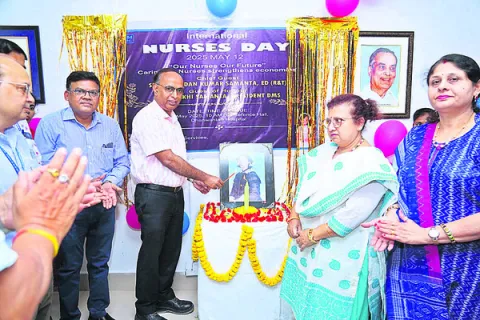 ఆధునిక నర్సింగ్‌ మార్గదర్శకురాలు నైటింగేల్‌