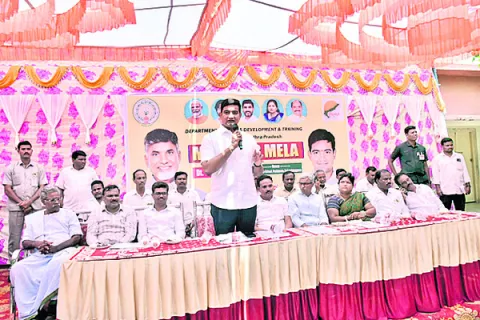 ఉద్యోగాల కల్పనకు కృషి