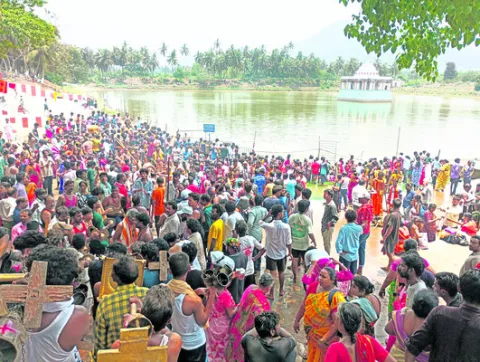సింహగిరికి వైశాఖ పౌర్ణమి శోభ
