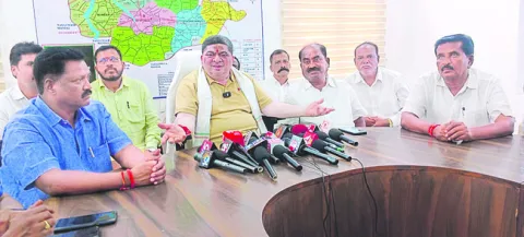 యుద్ధం ఎందుకు ఆపారో మోదీ చెప్పాలి
