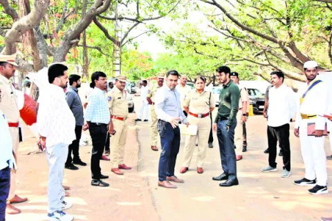 పిల్లలమర్రిలో ఏర్పాట్ల పరిశీలన 
