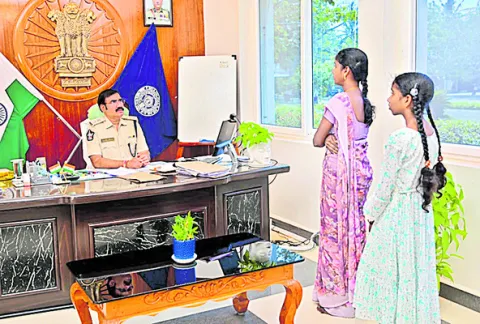 ప్రజల కోసమే పోలీసులు 