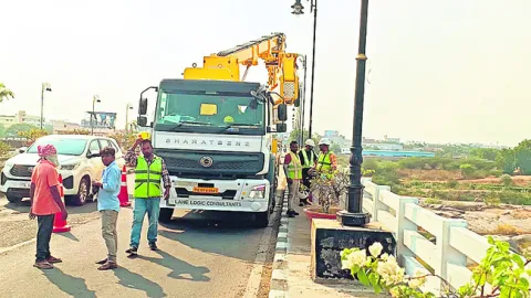 మానేరు వంతెనకు మరమ్మతులు