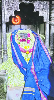 త్రికోటేశ్వరునికి లక్ష మల్లెలతో అర్చన
