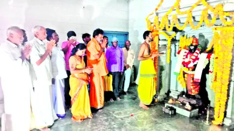 శ్రీవారి మహిమలు అన్నమయ్య కీర్తనలతో విశ్వవ్యాప్తం 