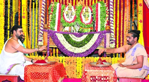 భ్రామరీకి  లక్ష కుంకుమార్చన 