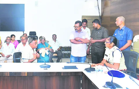 పోలీస్‌ ప్రజావాణిలో 77 ఫిర్యాదులు 