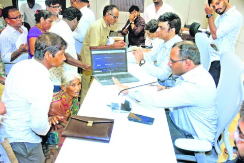 అర్జీల రీ ఓపెన్‌పై అసంతృప్తి