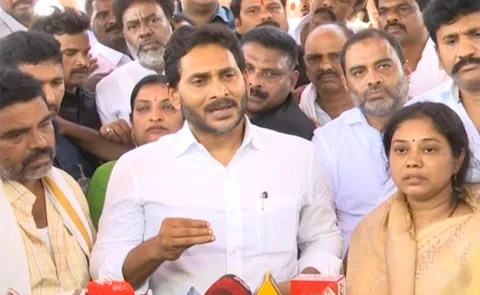 Ys Jagan Announces Financial Assistance Of Rs 25 Lakh To Murali Naik Family2
