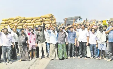Farmers Dharna in East Godavari district