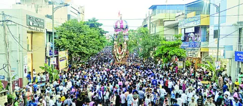 నేత్రపర్వం.. వడకరాయ రథోత్సవం
