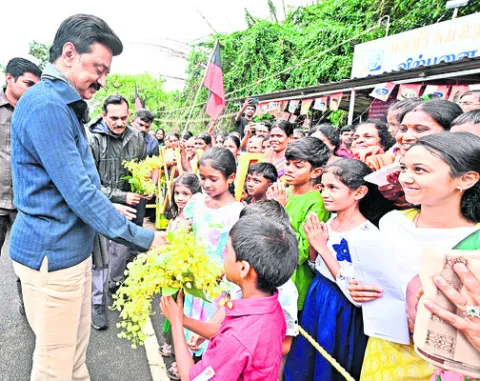 ఎవరిత