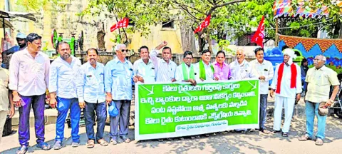 కార్డులు జారీ చేయకుండా ‘సుఖీభవ’ ఎలా? 
