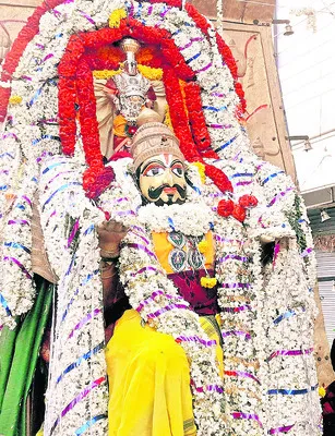 గరుడ వాహనంపై పాండురంగడు 