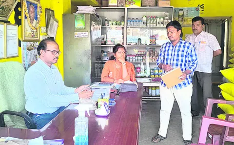 వాతావరణం ఆకాశం పాక్షికంగా మేఘావృతమై ఉంటుంది. ఈదురుగాలుల