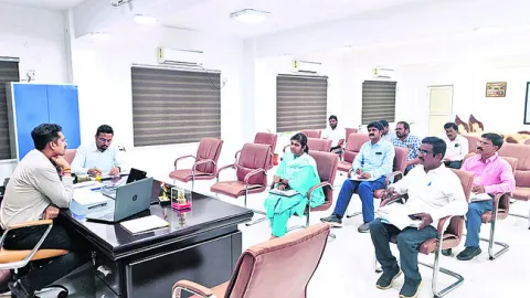 పర్యాటకాభివృద్ధి పనులు పూర్తిచేయండి 