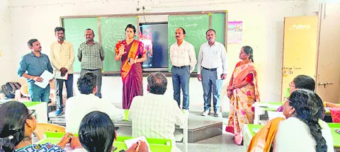 విద్యార్థుల నమోదు పెంచాలి