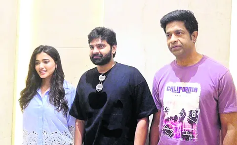 థియేటర్లలో నవ్వులే నవ్వులు 