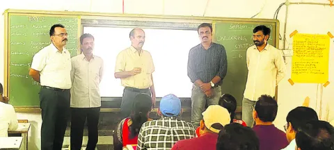 విద్యా బోధన మెరుగుపర్చుకోవాలి