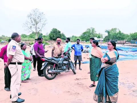 అయన్నపాలెంలో భూ వివాదం