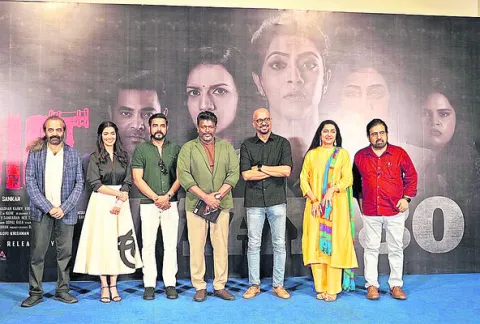 ఆమెది అందమైన పొగరు! 
