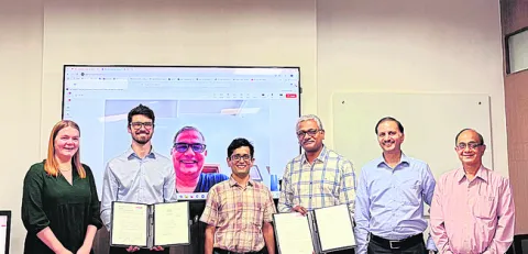 నేడు పన్నీరుశిబిరం భేటీ 
