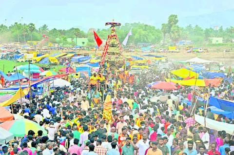 ఘనంగా పొర్‌కోడియమ్మన్‌ జాతర