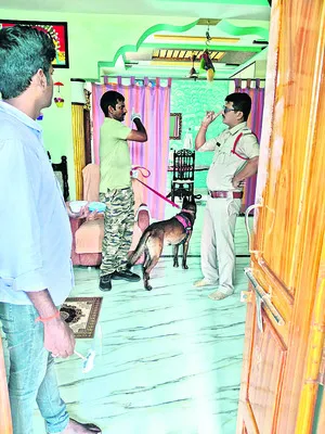 పోలవరంలో భారీ చోరీ 