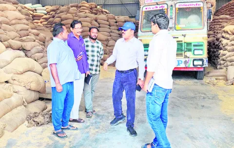 రైతులకు ఇబ్బందులు కలిగిస్తే చర్యలు 