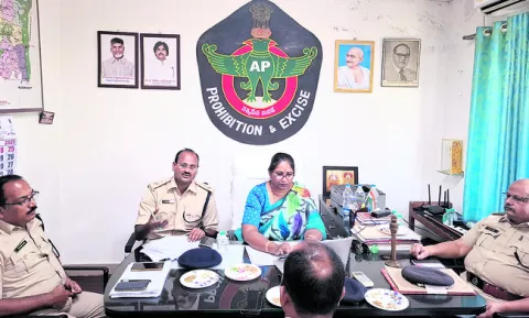 లైసెన్స్‌ ఫీజు 20వ తేదీలోగా చెల్లించాలి