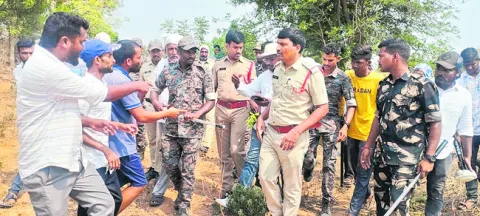 భూముల సర్వే అడ్డగింత