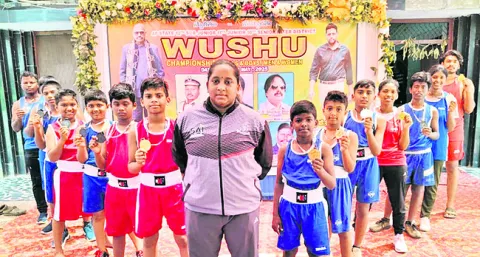 వుషు స్టేట్‌ టోర్నమెంట్‌లో 12 మెడల్స్‌ 