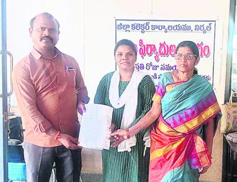 పాస్‌పోర్టు లేక..ఇంటికి తిరిగి రాలేక