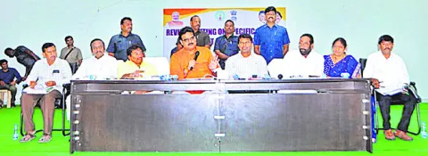 జిల్లా ప్రగతి పథంలో నడవాలి 