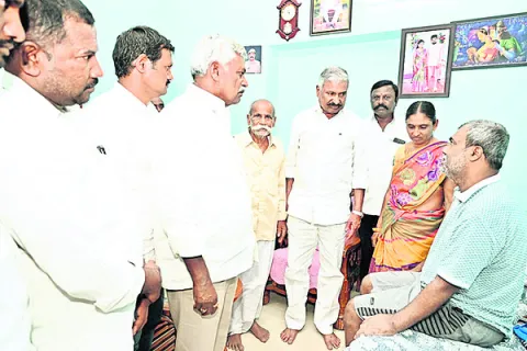 అధైర్యపడొద్దు.. అండగా ఉంటాం