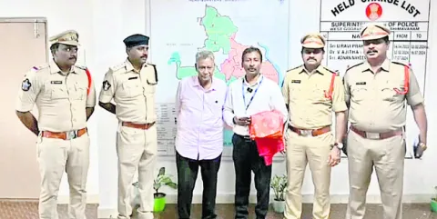 సైబర్‌ కేసును చేధించిన పోలీసులు 