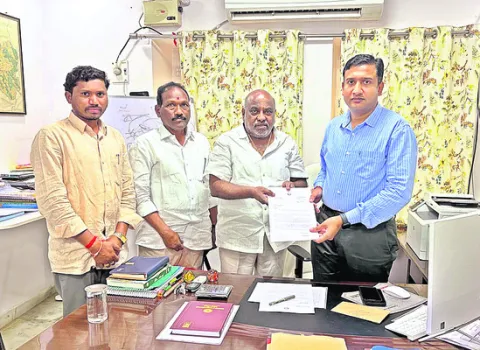 పెండింగ్‌ పనులు పూర్తి చేయాలి