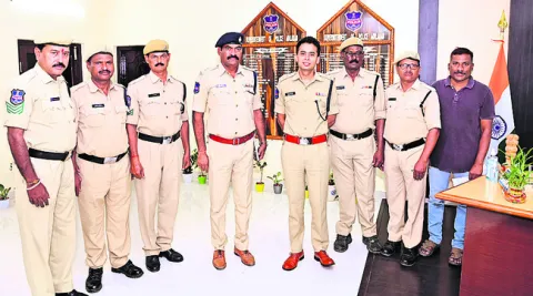ఏఆర్‌ కానిస్టేబుళ్లకు హెడ్‌కానిస్టేబుళ్లుగా ప్రమోషన్‌