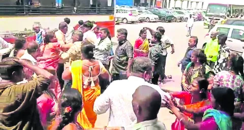 వృద్ధురాలి మెడలోని  బంగారు గొలుసు చోరీ
