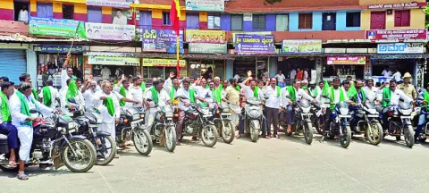 గిట్టుబాటు ధర చట్టం కోసం బైక్‌ ర్యాలీ 