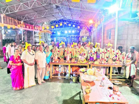 కనులపండువగా ఉత్సవశాంతి అభిషేకం 