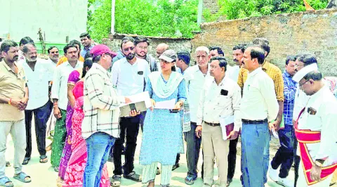 ఇందిరమ్మ ఇళ్ల నిర్మాణం పూర్తిచేయాలి