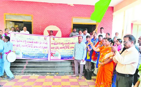 హెచ్‌ఐవీపై విస్తృత అవగాహన కల్పించాలి 