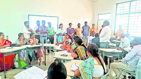 ఆంగ్ల నైపుణ్యాలు పెంపొందించాలి