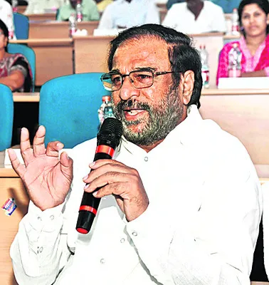 సోలార్‌ కంపెనీపై చర్యలు  తీసుకోవాలి: ఎమ్మెల్సీ రామసుబ్బ